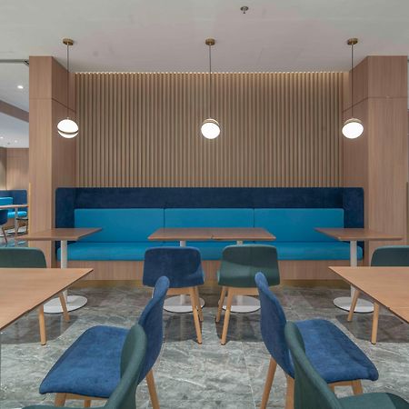 Holiday Inn Express Shanghai Jinqiao Central By Ihg Экстерьер фото
