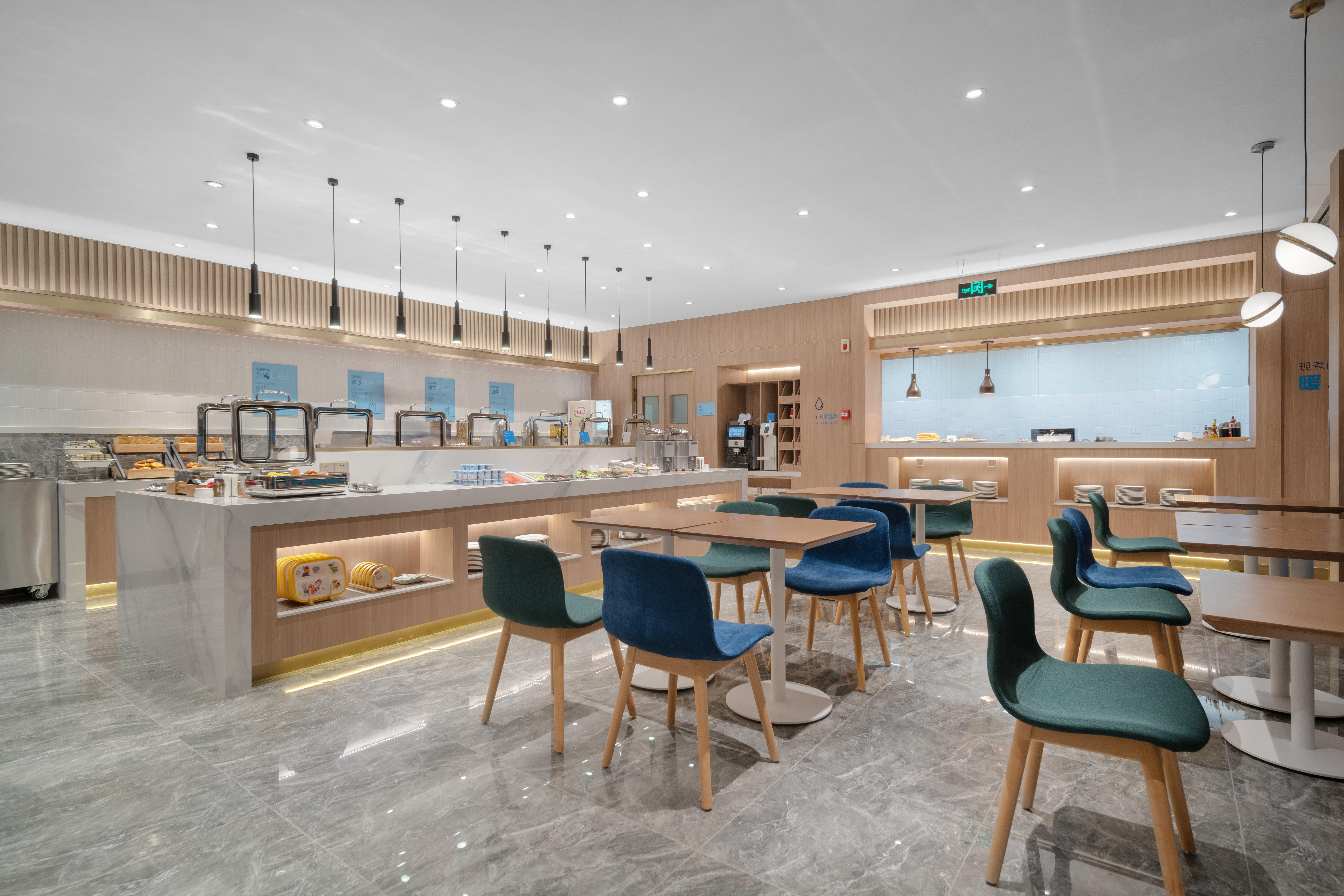Holiday Inn Express Shanghai Jinqiao Central By Ihg Экстерьер фото