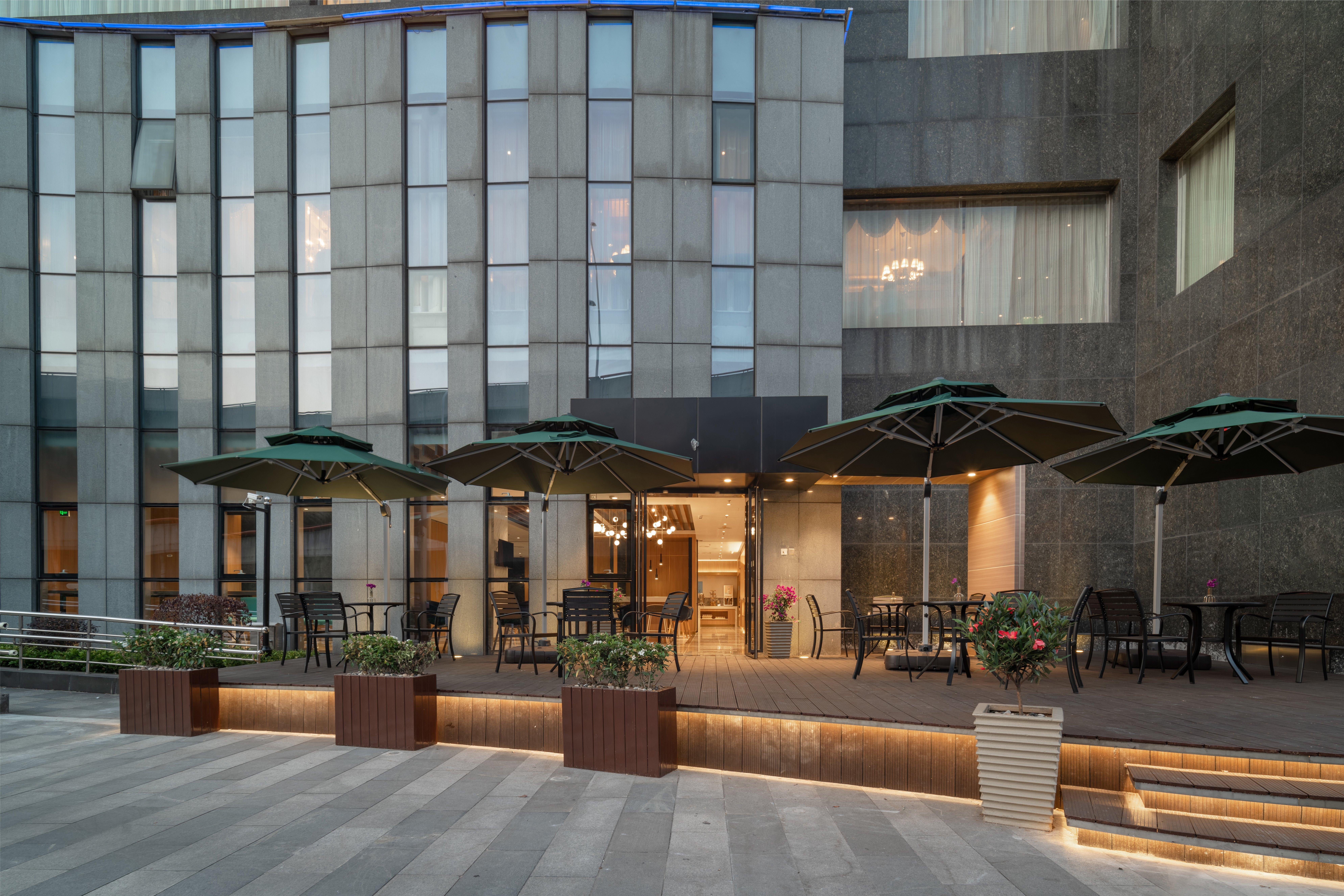 Holiday Inn Express Shanghai Jinqiao Central By Ihg Экстерьер фото