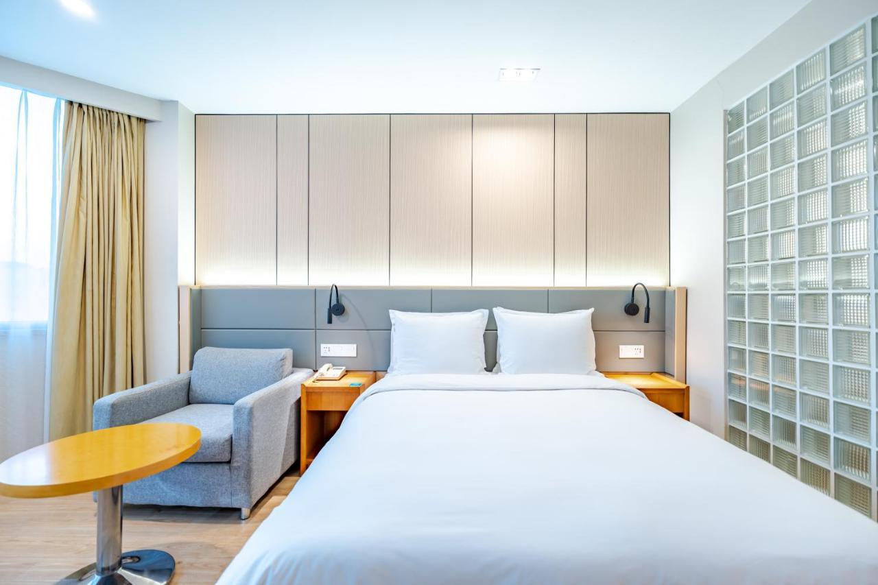 Holiday Inn Express Shanghai Jinqiao Central By Ihg Экстерьер фото