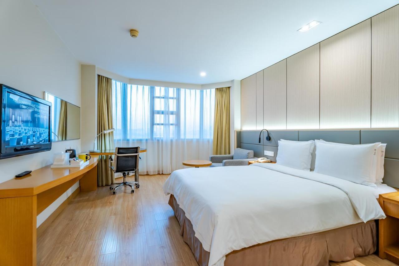 Holiday Inn Express Shanghai Jinqiao Central By Ihg Экстерьер фото