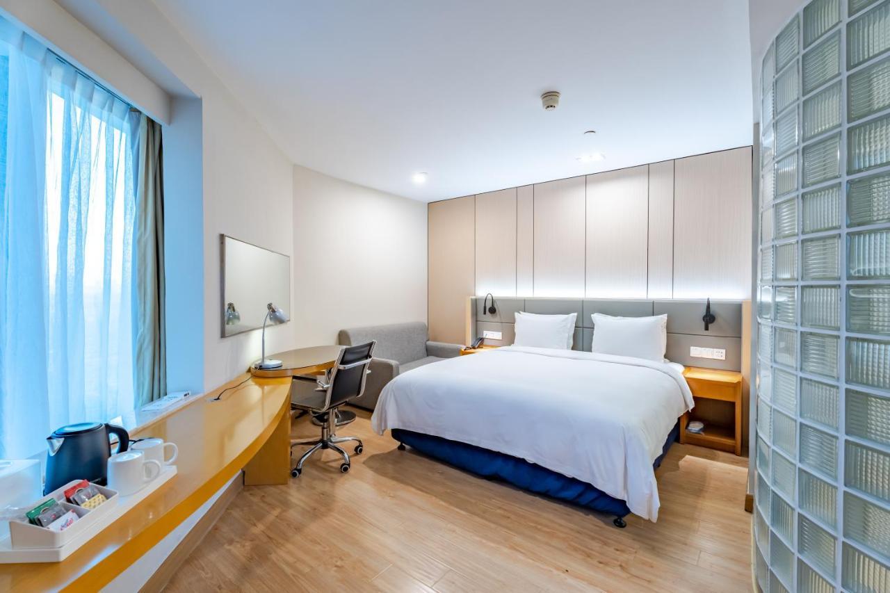 Holiday Inn Express Shanghai Jinqiao Central By Ihg Экстерьер фото
