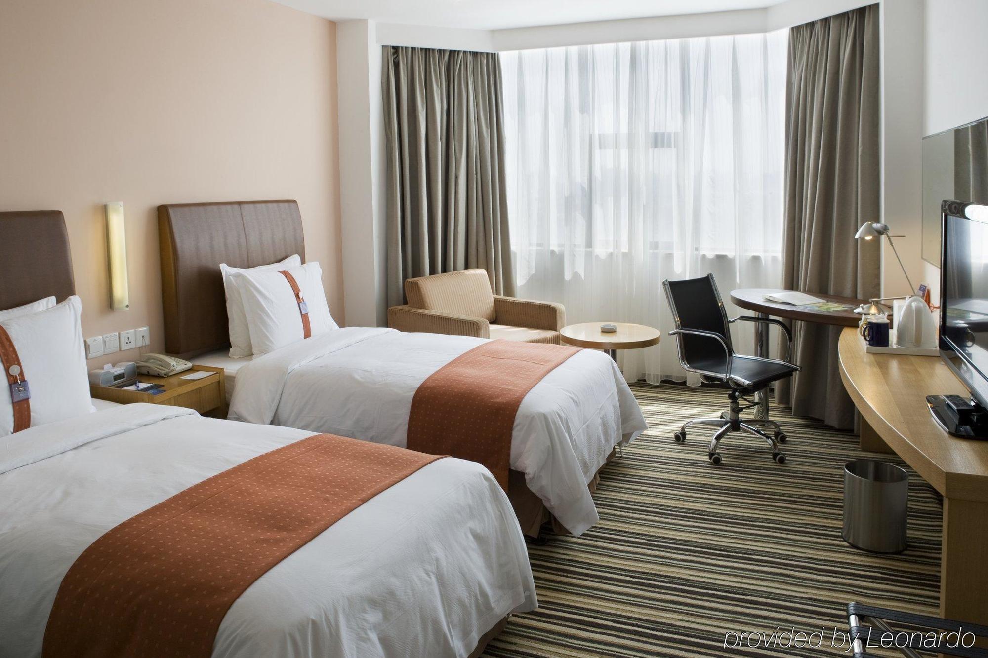 Holiday Inn Express Shanghai Jinqiao Central By Ihg Экстерьер фото