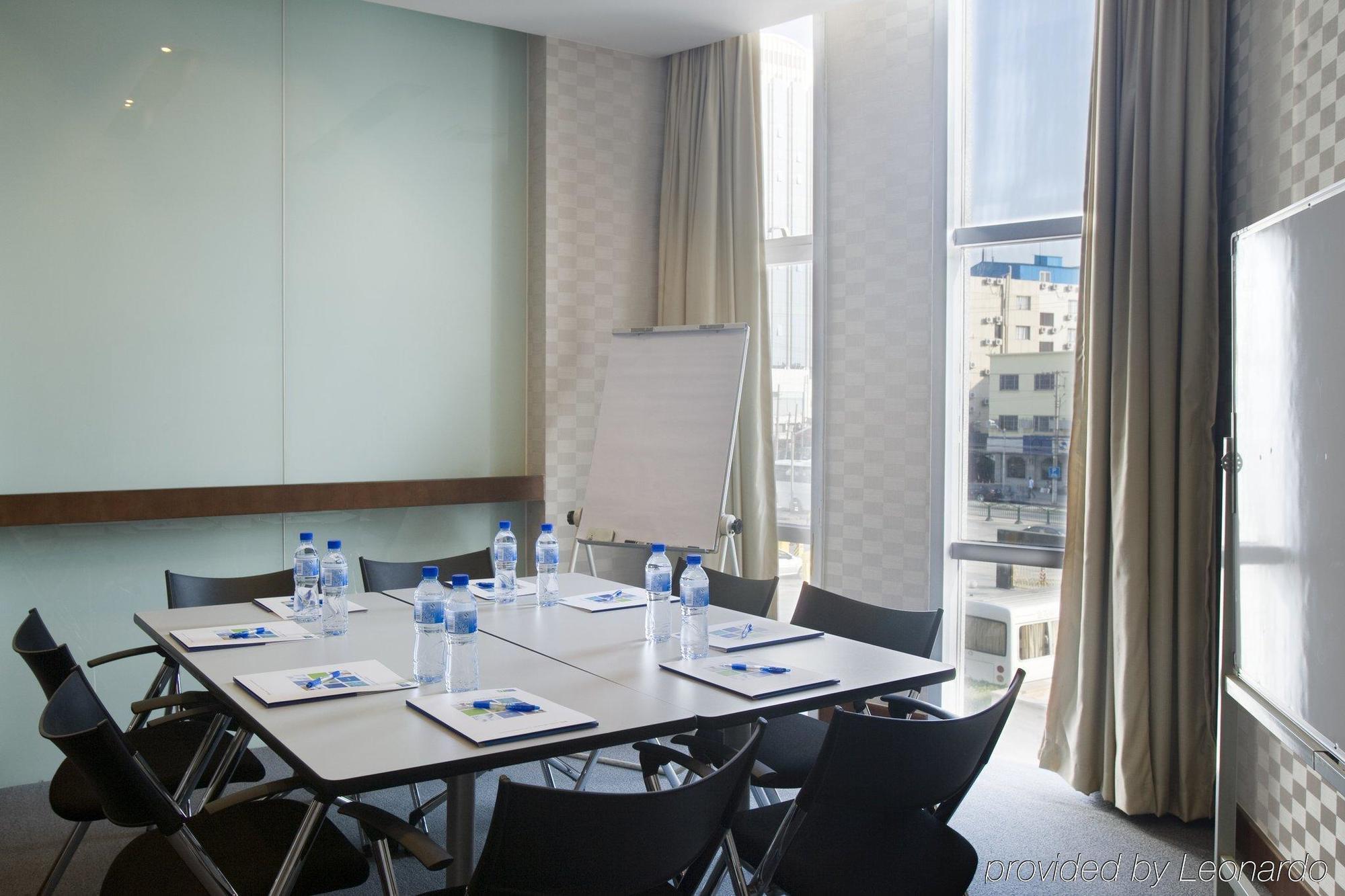 Holiday Inn Express Shanghai Jinqiao Central By Ihg Экстерьер фото