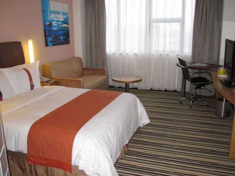 Holiday Inn Express Shanghai Jinqiao Central By Ihg Экстерьер фото